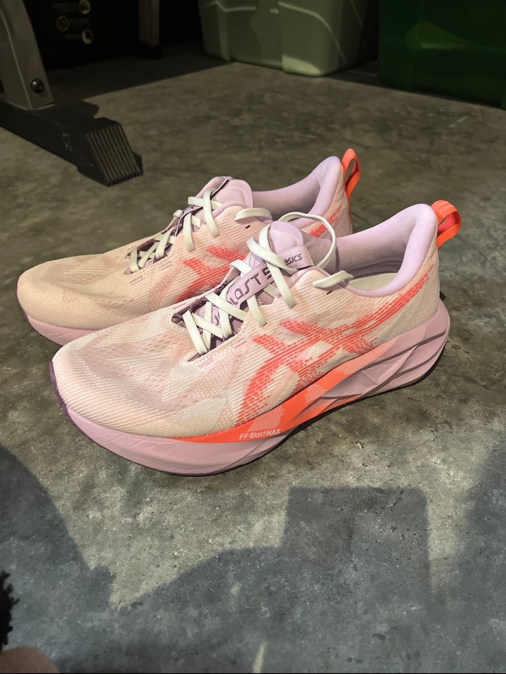 ASICS Novablast 5 - Picture 2 of 8